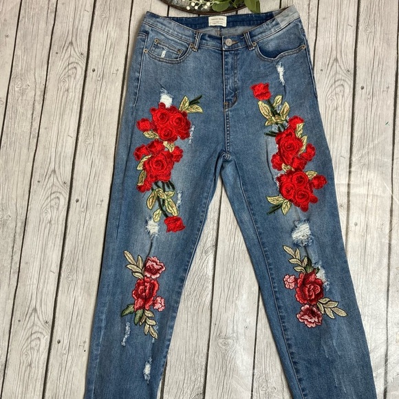 Emory Park Embroidered Cropped Jeans - Picture 9 of 11